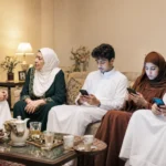 قبل «السوشال ميديا» وبعدها.. كيف تبدّلت تفاصيل حياتنا؟
