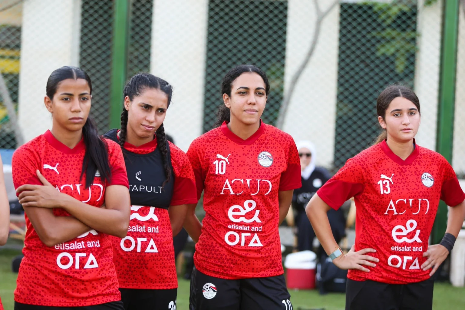 فضيحة القميص.. منتخب مصر للسيدات يلعب بنجوم الرجال في أمم أفريقيا