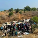 فاجعة الجزائر.. 25 قتيلاً و44 جريحاً بعد سقوط حافلة في منحدر