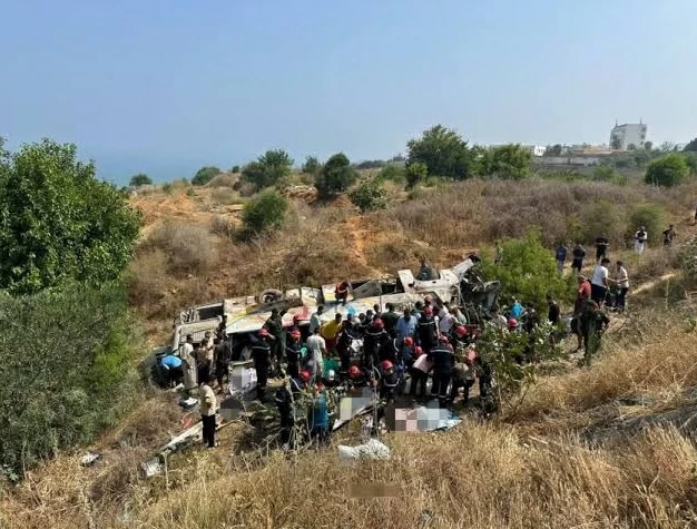 25 وفاة و44 إصابة في انقلاب حافلة ركاب بالجزائر