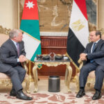 الملك والسيسي يؤكدان أهمية تكثيف الجهود لاستعادة التهدئة الشاملة في الإقليم