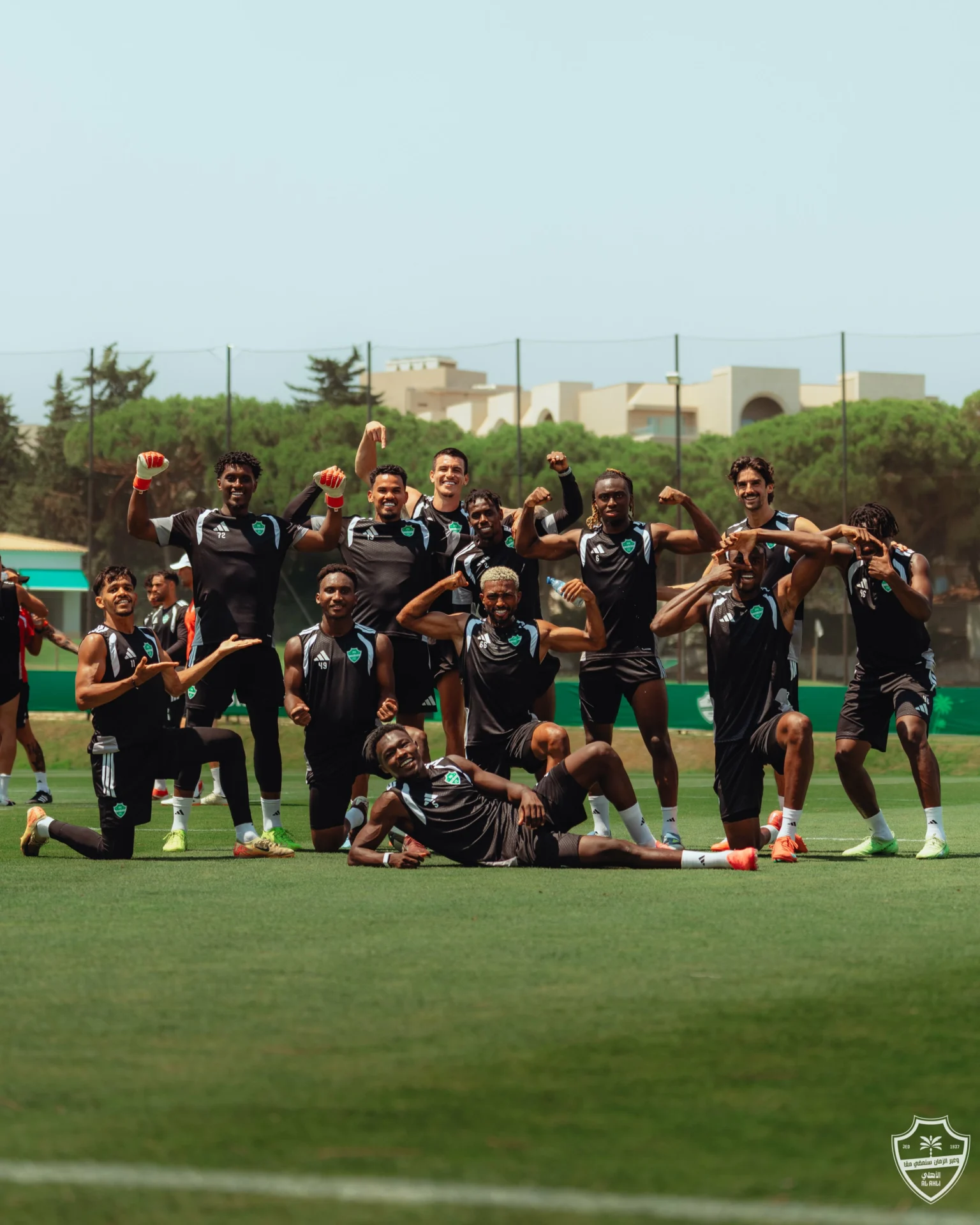 مدير الأهلي الرياضي يبحث عن تجاوز أزمة يايسله باجتماع
