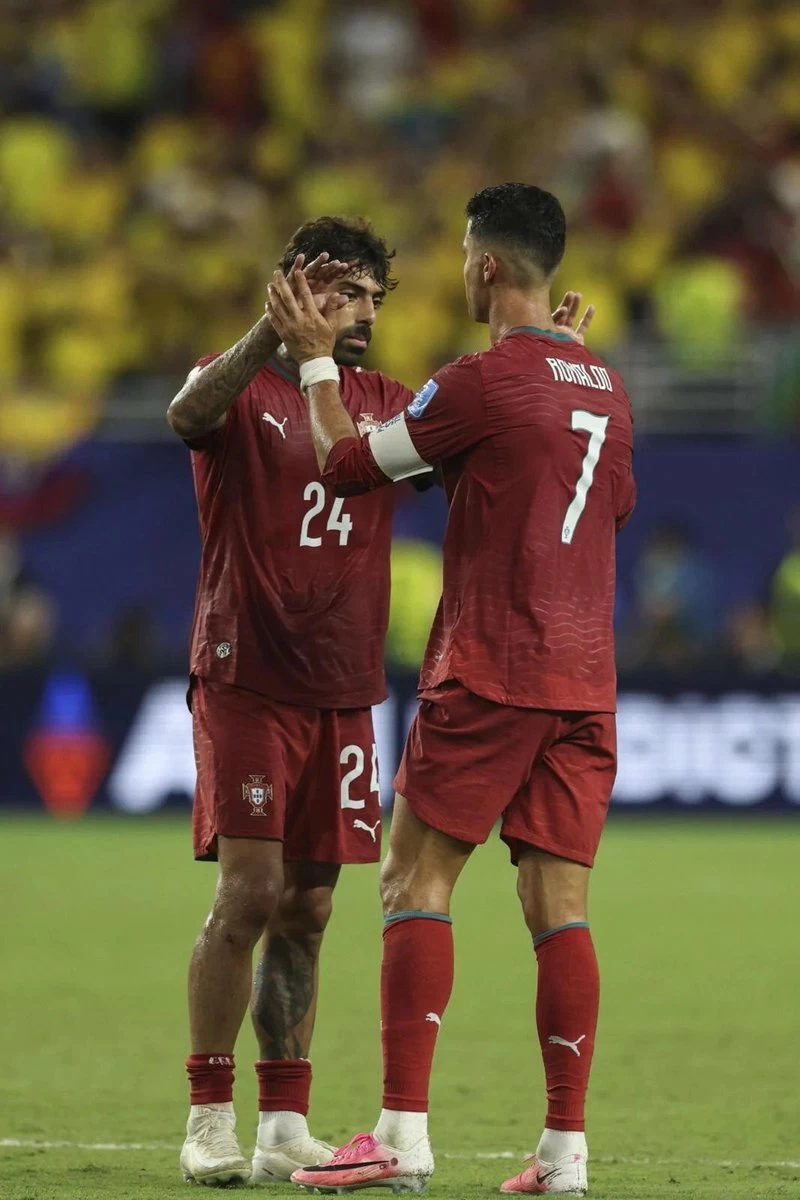 كوستا يفتح «ميركاتو» النصر
