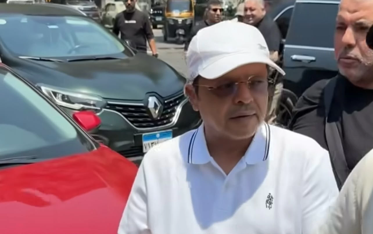 حضور لافت لنجوم الفن في تشييع شقيق محمد هنيدي