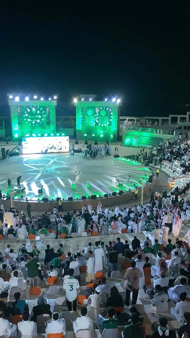 أهازيج وكؤوس ودبكة.. الباحة تحتفي بالأهلي