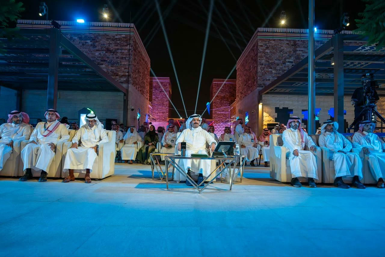 أمير عسير يدشّن مشروع «سفن» الترفيهي في أبها