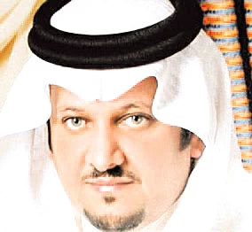 تأملات في أنوثة غائبة.. مرايا الصحراء والذاكرة على جدار «عمة آل مشرق»