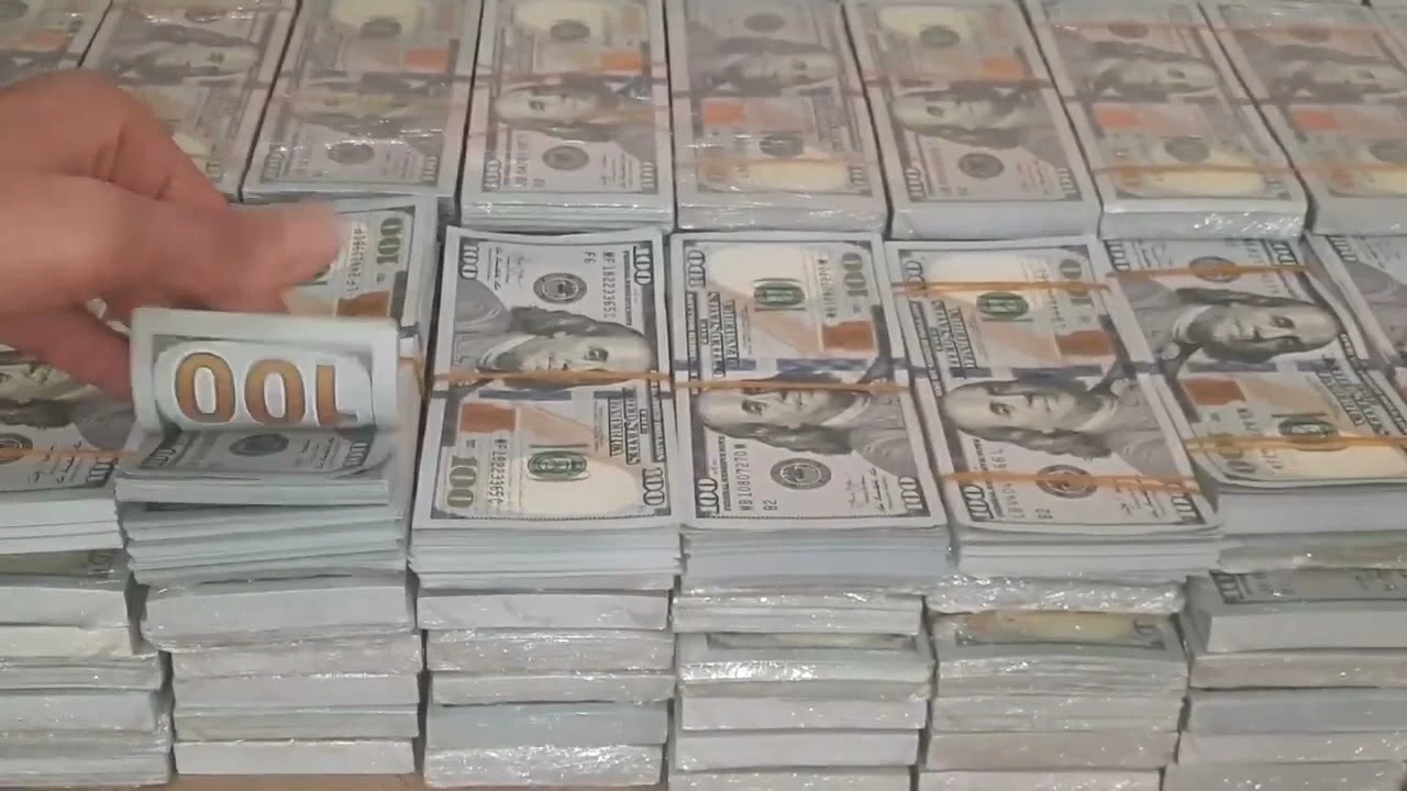 دخل البنك ليصبح مليارديراً.. لماذا سجنت مصر «لواءً عراقيّاً»؟