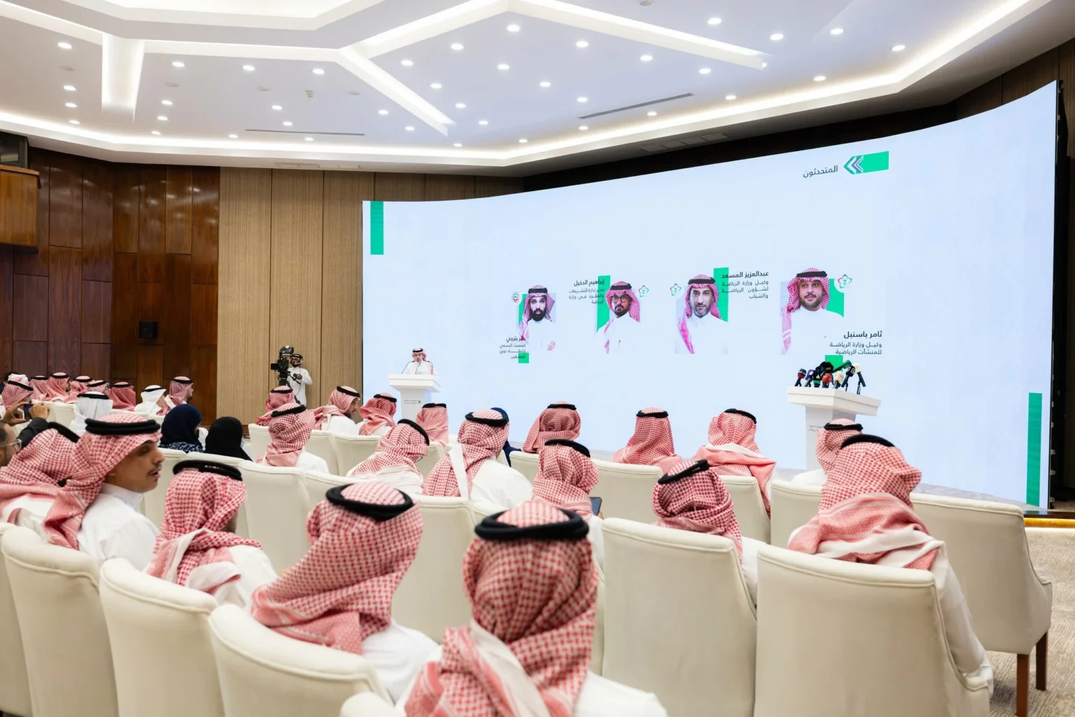 عقوبات تشمل الأفراد والإعلام.. الدخيل: لوائح تنفيذية لضبط القطاع الرياضي