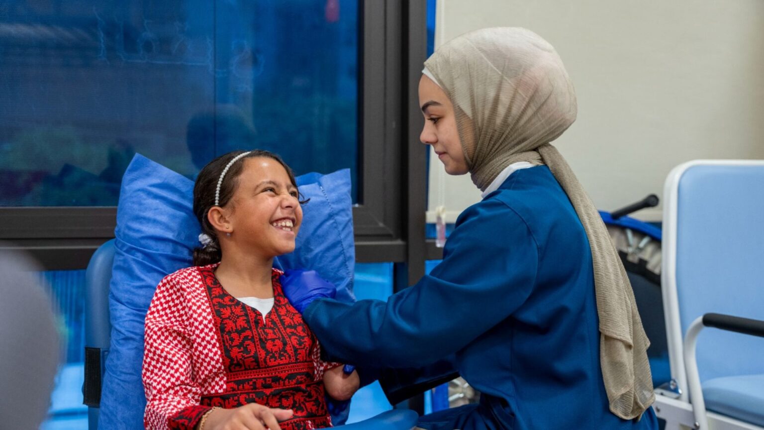 برنامج تأهيلي متكامل في الأردن لإعادة الأمل لأطفال غزة مبتوري الأطراف