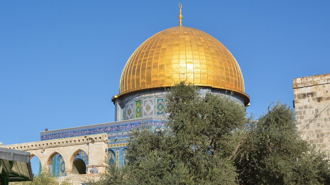 مستوطنون يقتحمون الأقصى ويعتدون على أملاك الفلسطينيين بالضفة​ 