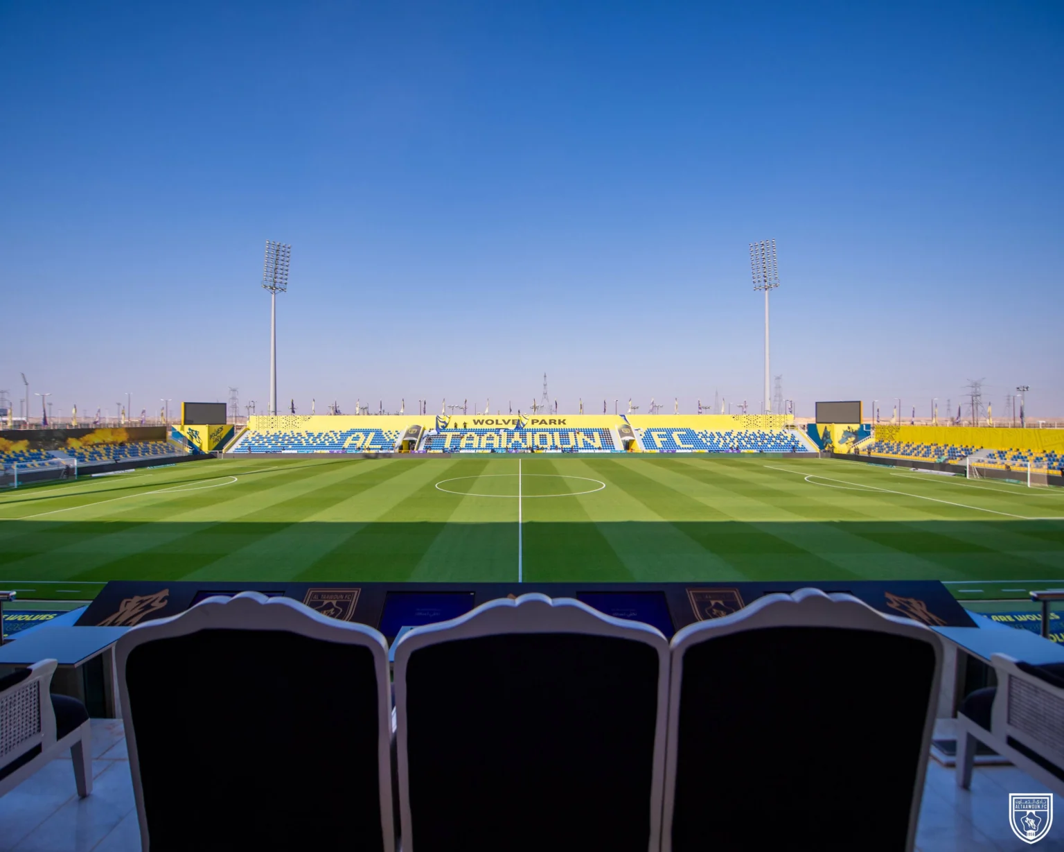 «الانضباط» تعاقب التعاون بإغلاق ملعبه مباراتين