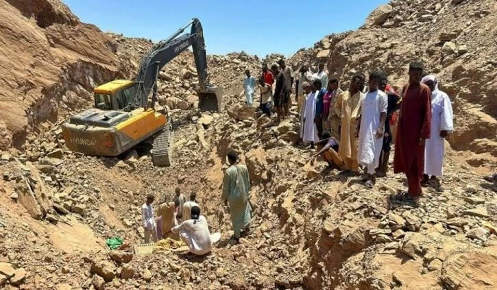 كارثة في منجم ذهب بالسودان.. 60 قتيلًا وعالقون تحت الركام