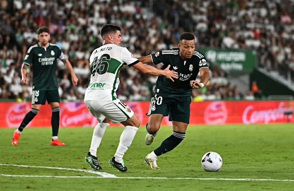 +90.. ريال مدريد ينتزع فوزاً قاتلاً من إلتشي