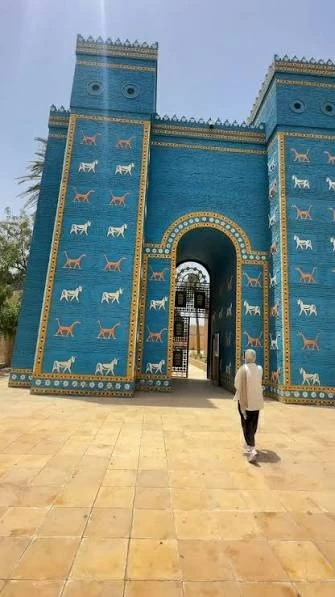 «اصطحبني لمنطقة مظلمة!».. «صانعة محتوى» تفجر فضيحة مرعبة من «آثار بابل»