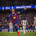 برشلونة يمطر شباك راسينغ بسباعية.. وينفرد بالصدارة