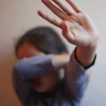 «كابوس الـ180 دقيقة».. وهم الثراء يستدرج «تلميذة عربية» لاعتداء وحشي