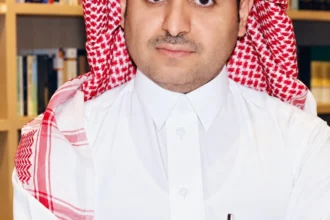 «أداء التاريخ واستدعاء الذات».. دراسة مرجعية لصالح زمانان في المسرح والهُوية