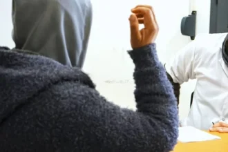 المريض خنقه حتى الإغماء.. كيف نجا ممرض عربي من الموت؟