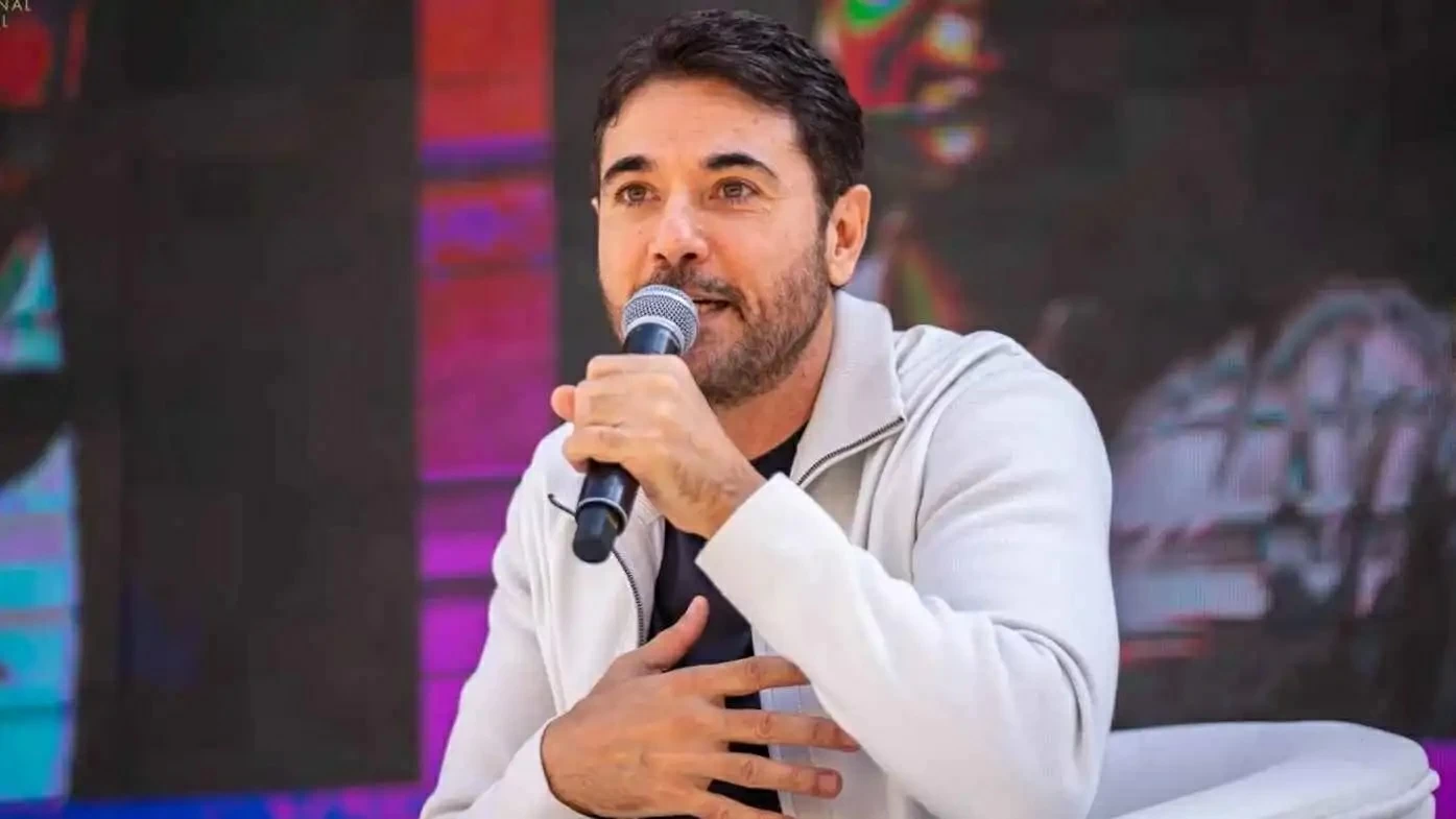 حصد 3 جوائز.. ما سر رسالة أحمد عز المؤثرة؟