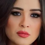 «شيل إيدك».. كيف أوقفت ياسمين عبدالعزيز معجباً عند حده؟