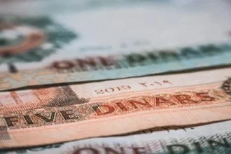 بعد سحب أمواله.. قرار قضائي يلزم «بنكاً عربياً» بتعويض مقترض