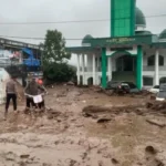 سيول جارفة تضرب غرب سومطرة في إندونيسيا