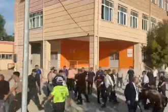 إطلاق نار قرب مدرسة في تركيا يصيب 8 أشخاص.. وتوقيف المشتبه به