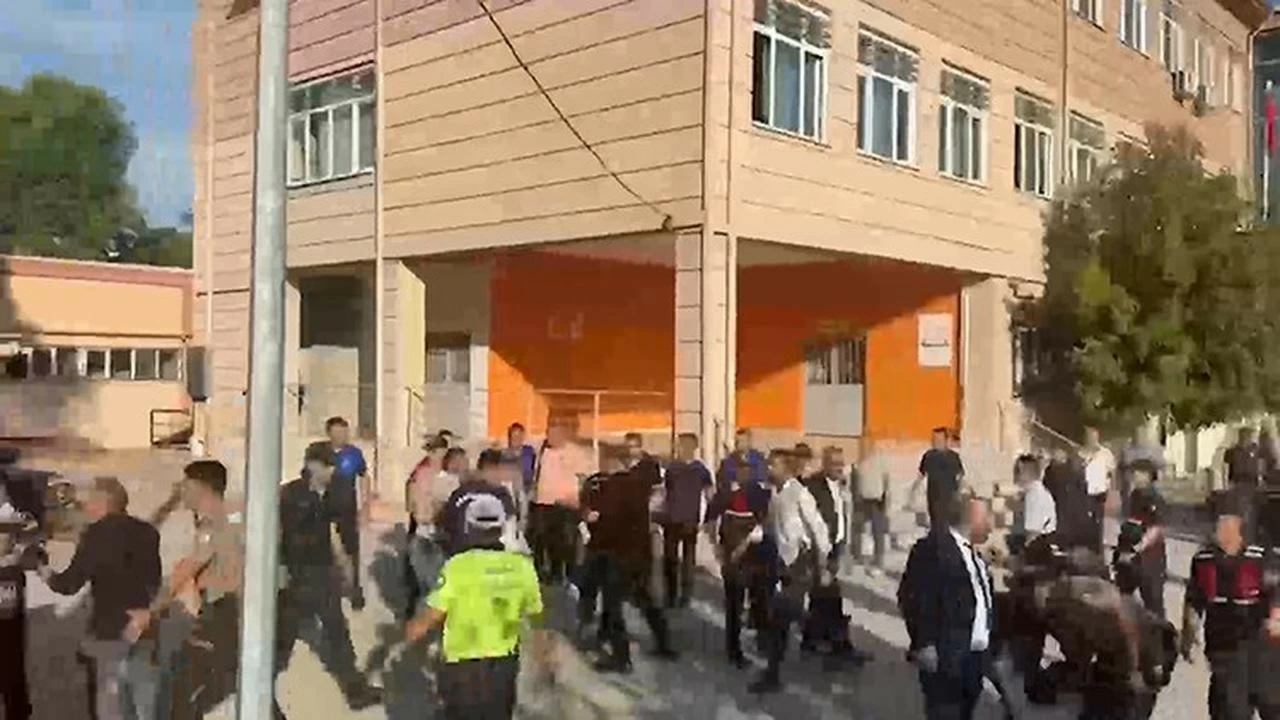 إطلاق نار قرب مدرسة في تركيا يصيب 8 أشخاص.. وتوقيف المشتبه به