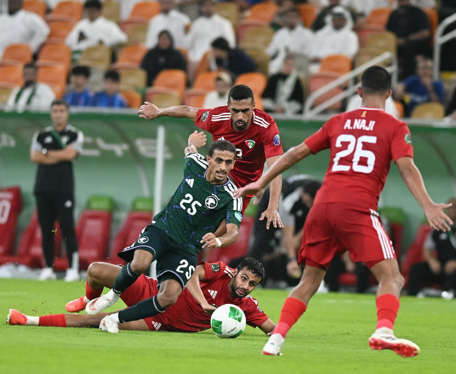 حمود سلطان: نظام المجموعات أفقد الخليجي حماسه