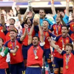 مليون يورو.. نجم إسبانيا يفاجئ موظفي الاتحاد بلفتة استثنائية