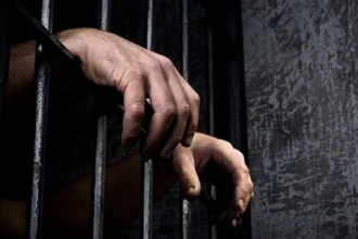السجن 4 سنوات لـ«وزير عربي».. كيف أطاحت به حملة ضد الإرهاب؟