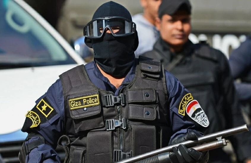 انتحال صفة رسمية وابتزاز.. ما خفايا شبكة «المفتشين المزيفين» بمصر؟