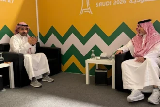 بعد حادثة مرورية خلال تغطية «خليجي 27».. الزهراني يطمئن على فريق «شاشا»