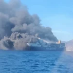 حريق يلتهم سفينة في بحر إيجه قرب ميكونوس.. إجلاء 29 شخصًا