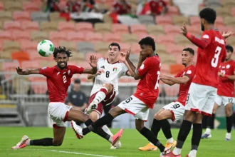 الإمارات تهدد حامل اللقب بالخروج المبكر