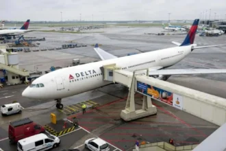 من برشلونة إلى بورتو بدلًا من بوسطن.. دخان يقلب مسار رحلة إيرباص A330