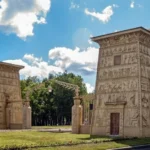 حين سحرت مصر الروس.. كيف وصلت بوابة فرعونية إلى  بطرسبورغ؟