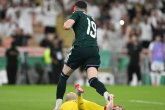 دونيس يكشف لـ«عكاظ»: ما يحدث لنا ليس طبيعياً