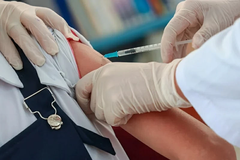مرض نادر يرعب الأطباء.. وفيات واستنفار بمدارس دولة عربية!