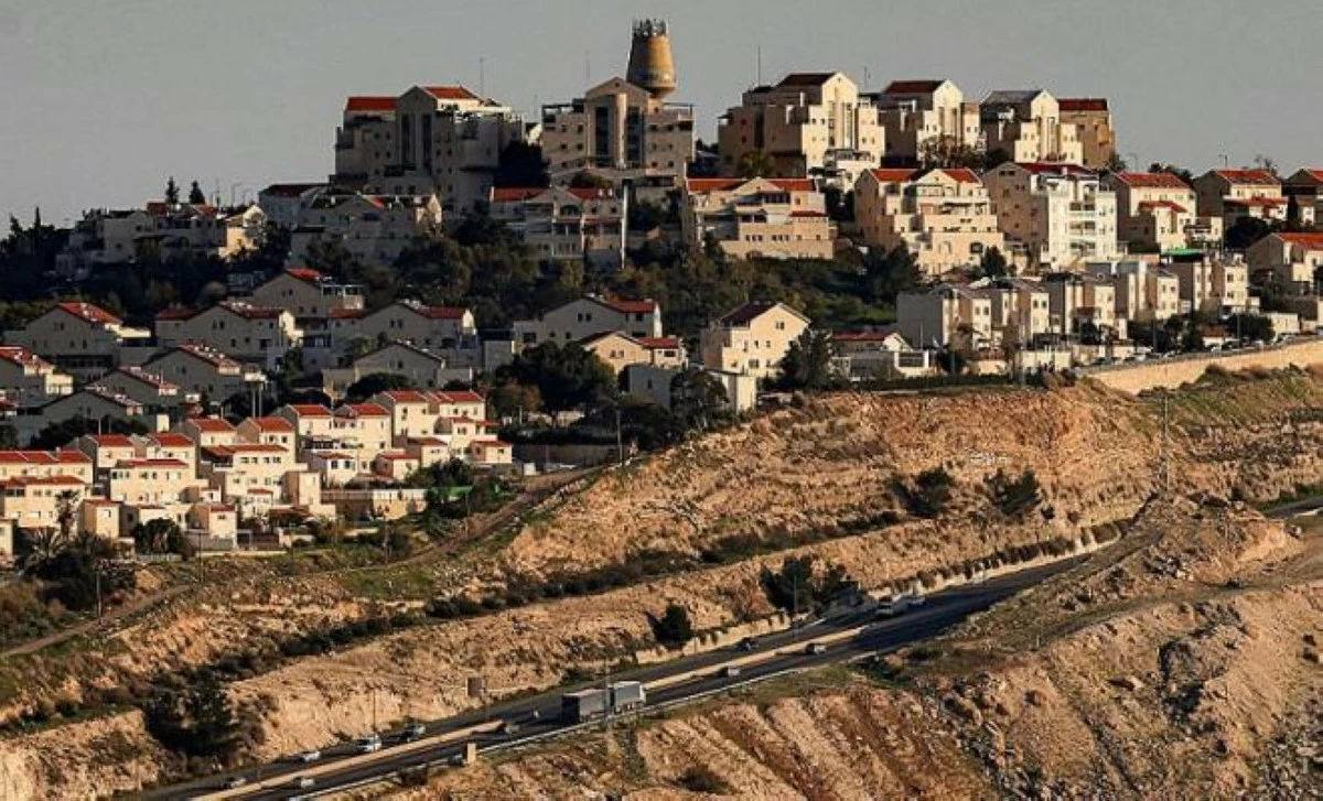إسرائيل تسرّع طرح 2167 وحدة استيطانية في مشروع E1 قبل يومين من الانتخابات​ 