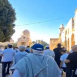 أكثر من 100 مستوطن يقتحمون المسجد الأقصى بحماية قوات الاحتلال​ 