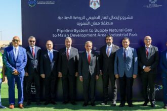 رئيس الوزراء يضع حجر الأساس لمشروع إيصال الغاز الطبيعي لمدينة الرَّوضة الصِّناعيَّة ويفتتح مشروع التوسعة الجديد لمستشفى معان