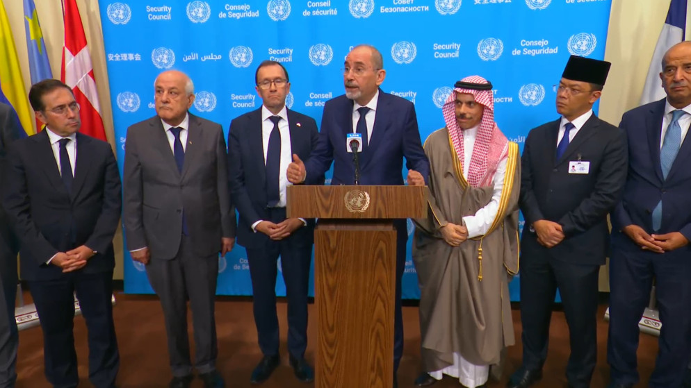 الصفدي: إشارات سخيفة من مسؤولين إسرائيليين بشأن حل القضية الفلسطينية على حساب الأردن.. وهذا مستحيل