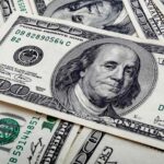 الدولار يتجه لأول مكاسب أسبوعية متتالية في 3 أشهر