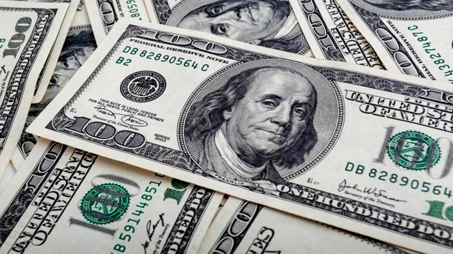 الدولار يتجه لأول مكاسب أسبوعية متتالية في 3 أشهر