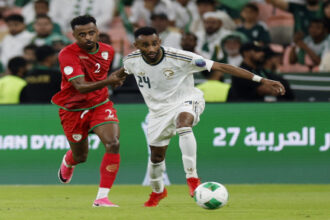 السعودية تتأهل إلى قبل نهائي خليجي 27 بثلاثية في شباك عُمان