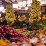 أسعار الخضار والفواكه في السوق المركزي الأحد