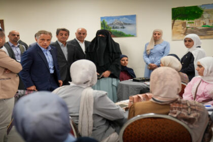 رئيس الوزراء يؤكد من الطفيلة أهمية التوسع بالمراكز الشبابية بمختلف المحافظات