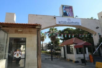 محافظة يوجّه بتأجيل دفع رسوم طلبة “القبول الموحد” لحين إعلان المناقلات